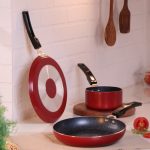 Flipkart SmartBuy 3 Pc Non-Induction Bottom Non-Stick Coated Cookware Set On Flipkart For Rs. 549 @ 66% off